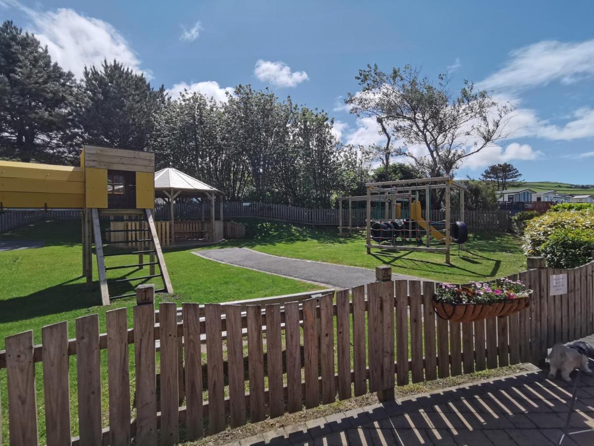 Snowdonia Sunbeach Holiday Sea And Mountain View Llwyngwril Exterior photo